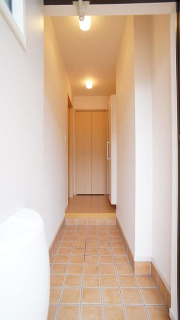 ベルク　フルスＢ 玄関