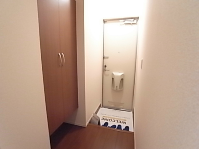 シャルマン・ルミエール 玄関