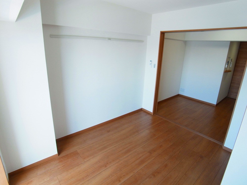 ペアパレス六町2号館  その他8