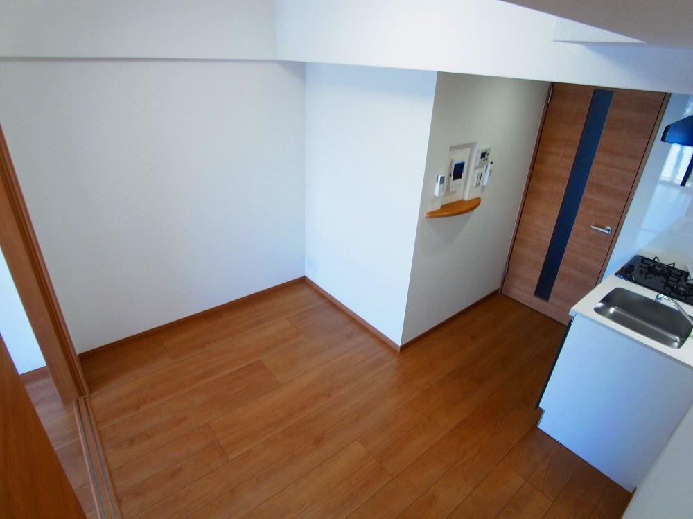 ペアパレス六町2号館  リビング