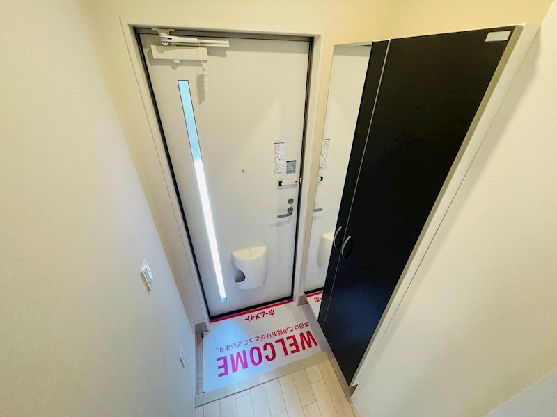 メゾン・ソラリス 玄関