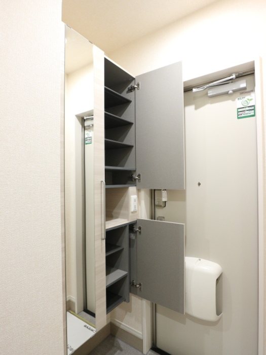 ルミエール 玄関