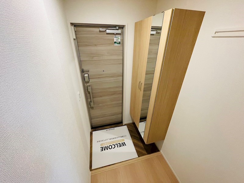 グラナーデ東伊興 玄関