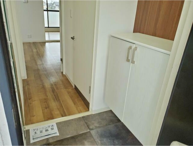 ダイキビル 玄関