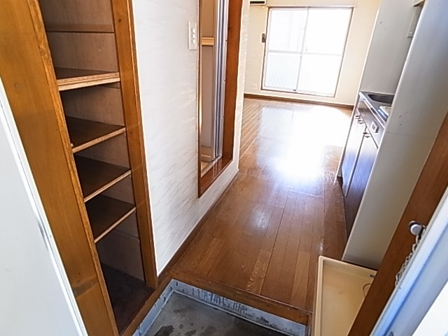 シャトーテル寿１ 玄関