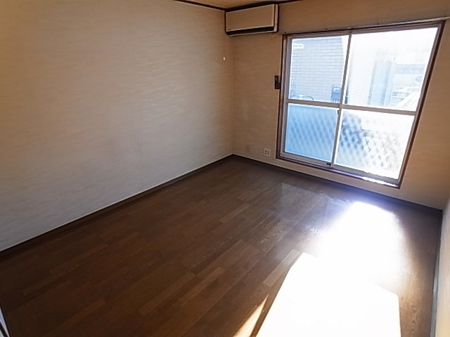 シャトーテル寿１ リビング