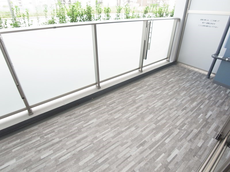 ART RESIDENCE IN OoTAKA-no-MORI ベランダ