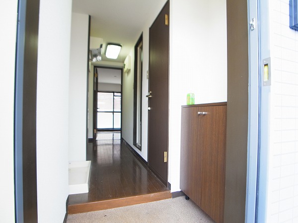 プエンテアルト 玄関