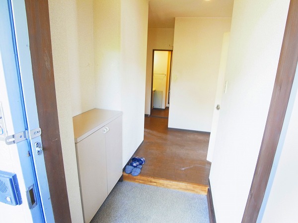 レイクヒルズ２ 玄関