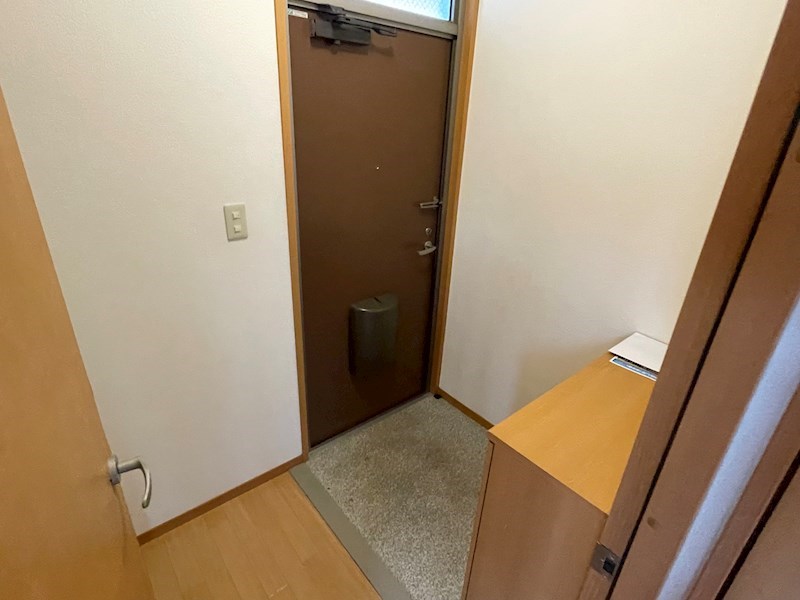 ソレジオ六町 玄関