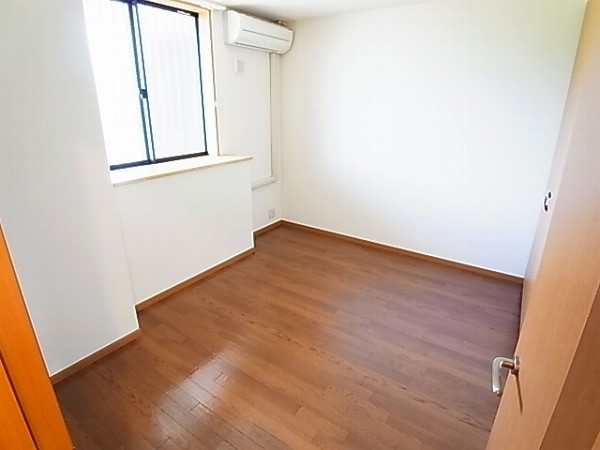 クレメント駒木Ａ ベッドルーム