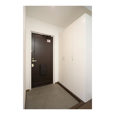 ラポール中川 玄関