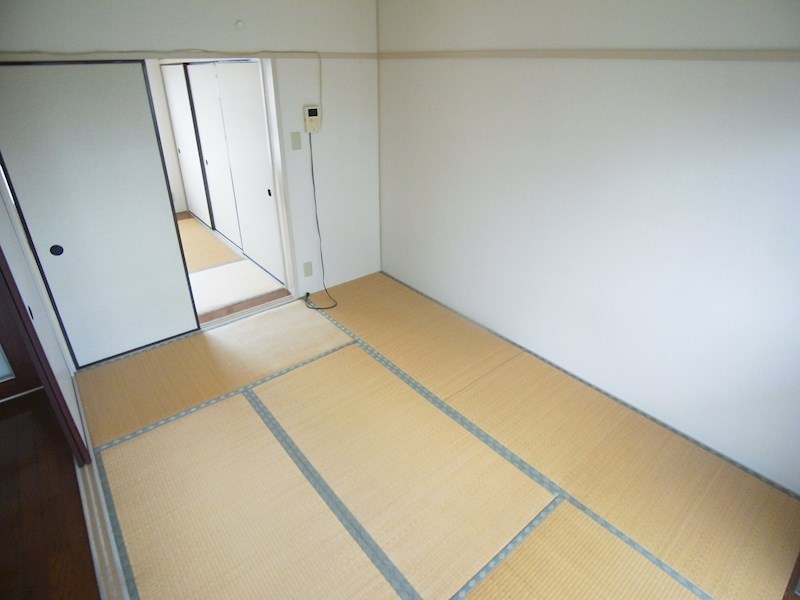 舎人吉岡ハイツ リビング