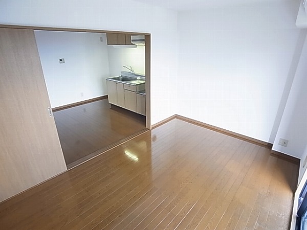 アムール リビング