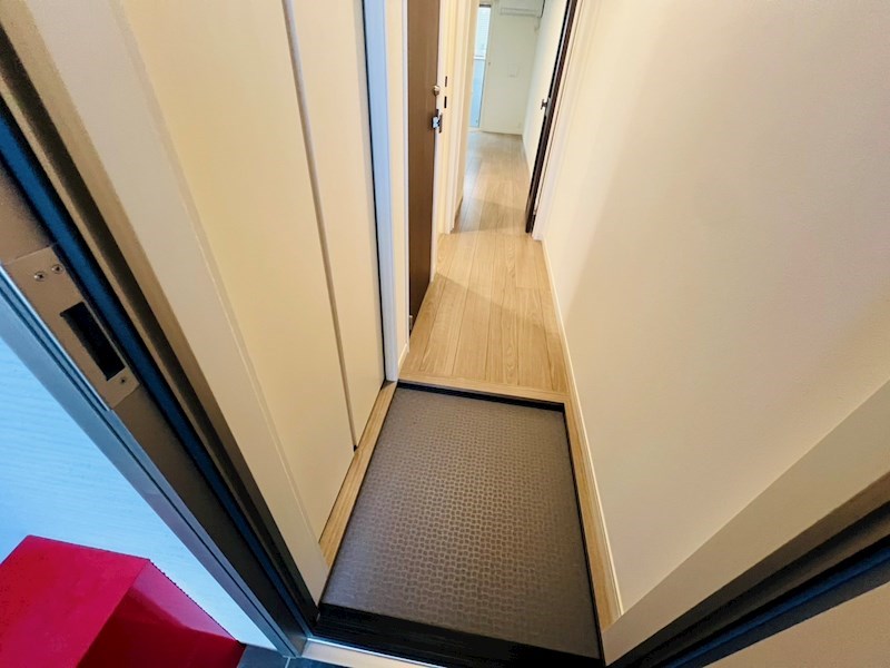 グラフィオB 玄関