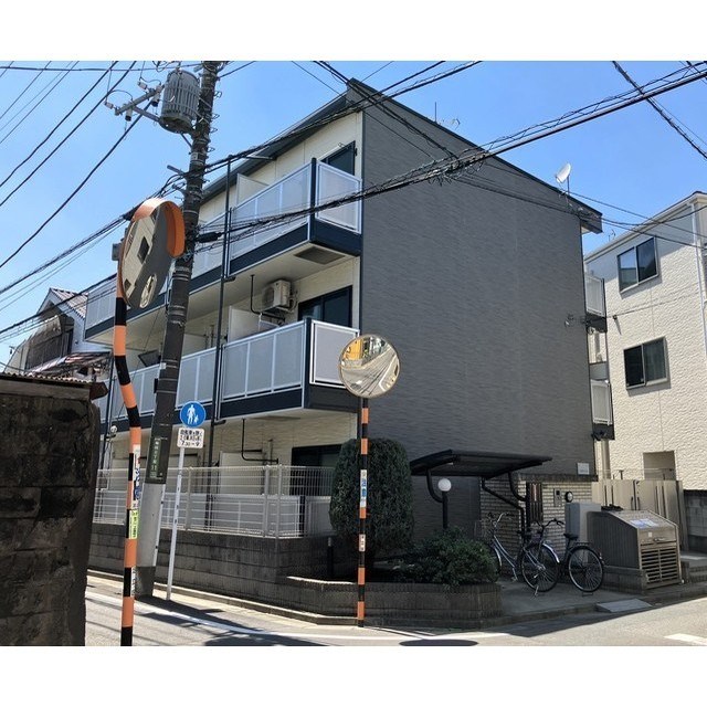 レオパレスSHISUI　A棟 外観写真