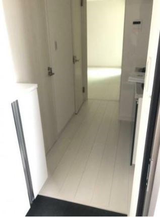 アンビシオン新田 玄関