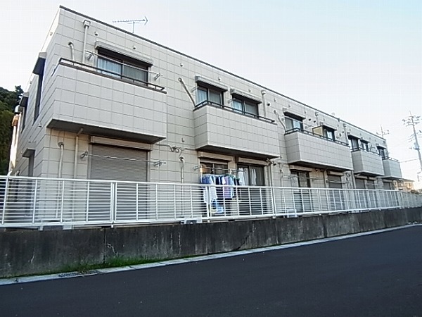メゾンヤマリ 201号室 外観