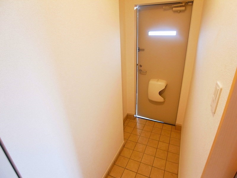 ホワイトプラザ  玄関