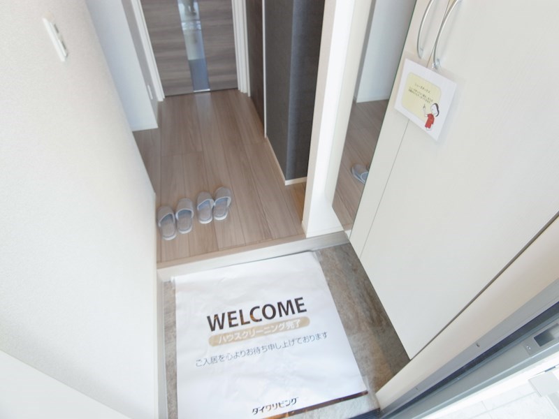 フォレヴィラージュC 玄関