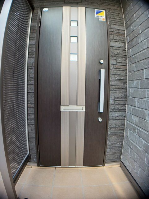 コンフォートC 玄関