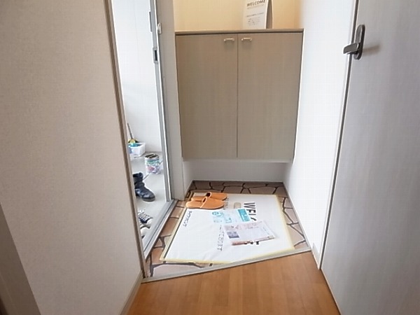 グリーンヒルズ中峠台 F 玄関