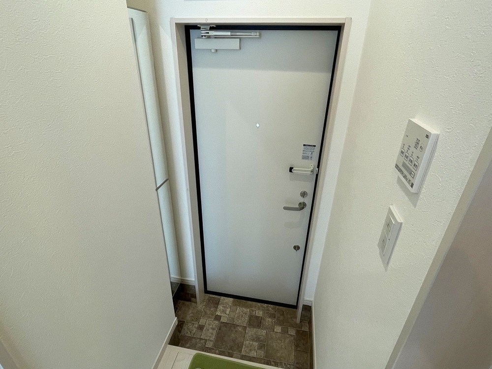 Ｆｅｒｉｏ　ｎｉｓｈｉａｒａｉ　弐番館 玄関