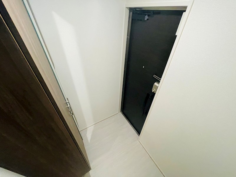 グラナーデ西新井栄町 玄関