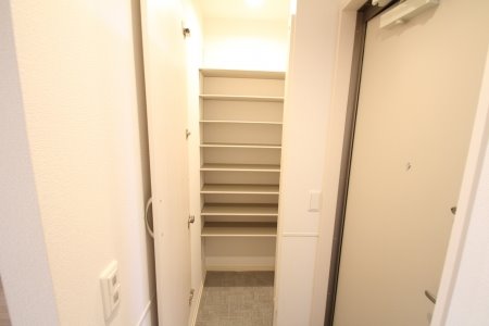 Ｄ－ｒｏｏｍ煌（キララ） 玄関
