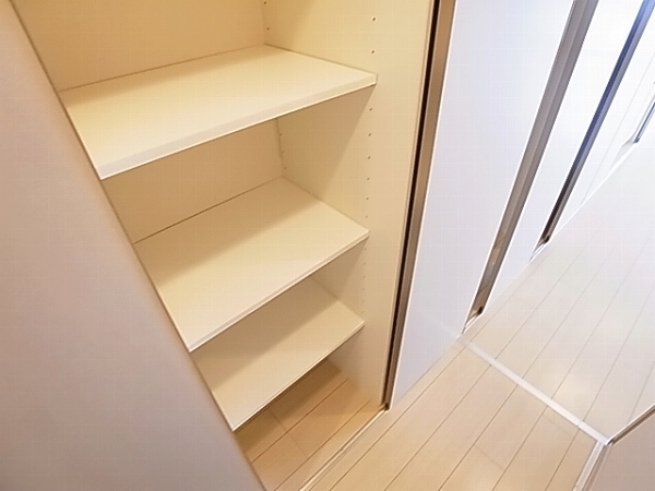 リブリ・ジェロ ドヴォム その他17