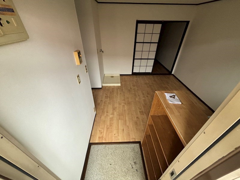 東宮前ハイツ 玄関