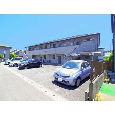 ウイングパストラル 駐車場