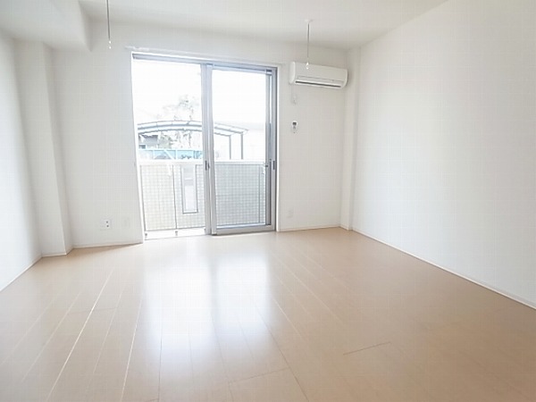 ロイヤルフレア・Ｍ リビング