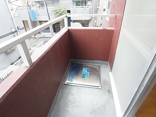 キャヴァンイワタ ベランダ