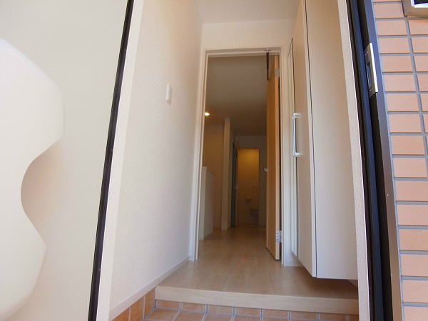 ロジュマン伍番館 玄関