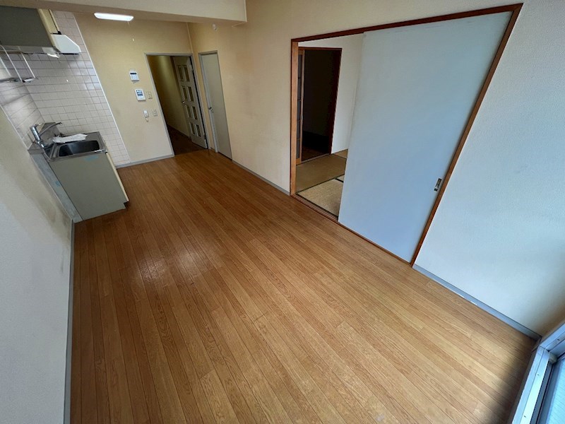 エレガンス綾瀬4 リビング