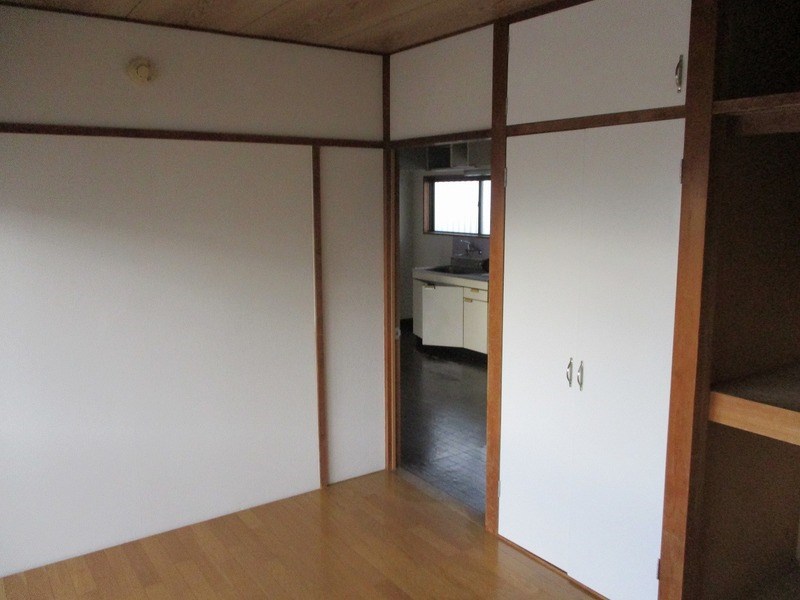 サワーハイツ中央本町  ベッドルーム