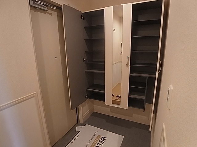 ピアチェーレⅡ 玄関