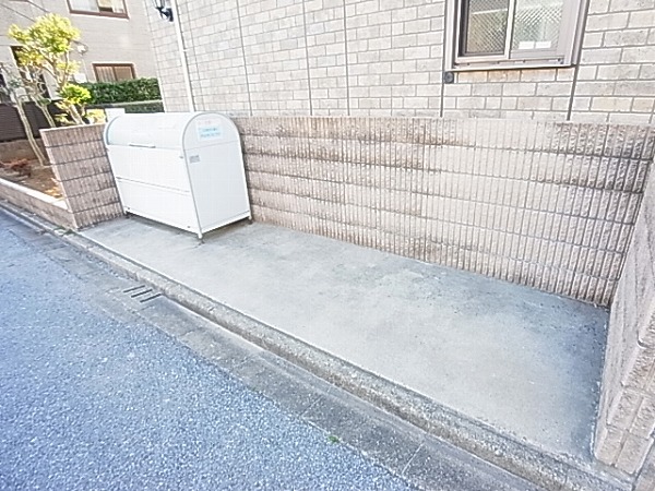 コリーヌ・ドゥ その他外観3