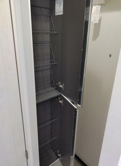 クレサージュ西新井 玄関