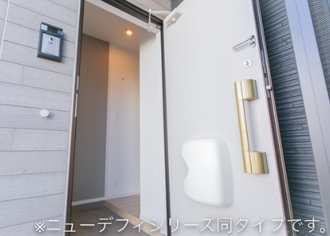 ソレアード参番館 玄関