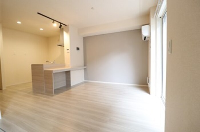 オモト リビング