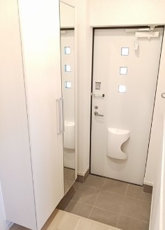 カムラコート 玄関