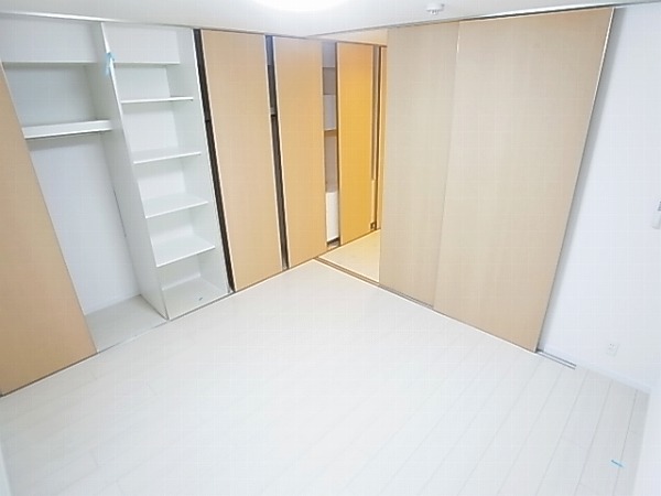 リブリ・白山WEST ベッドルーム