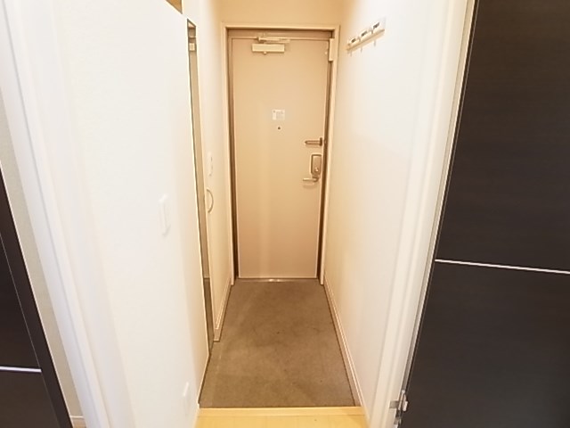 サンフレールＣ 玄関
