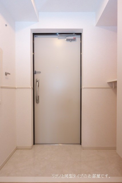 エスプランドル五香 玄関