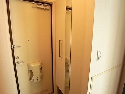 アドラブールあけぼの 玄関