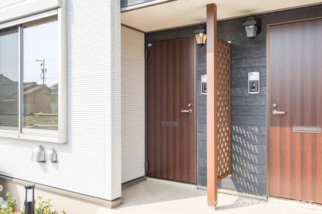 リリーモンターニュＢ 玄関