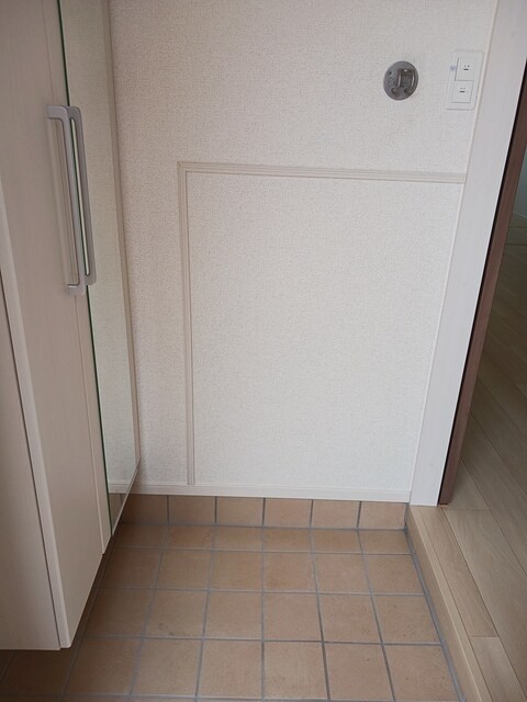 リリーモンターニュＢ 玄関