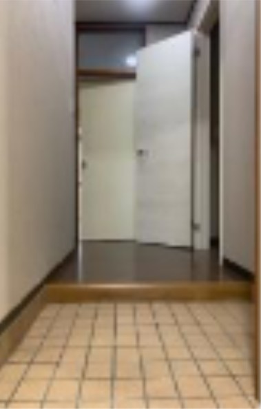 レジデンスユーカリ 玄関